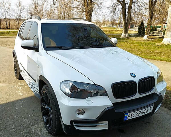 Білий БМВ Х5, об'ємом двигуна 4.8 л та пробігом 180 тис. км за 11499 $, фото 1 на Automoto.ua