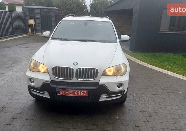 Белый БМВ Х5, объемом двигателя 3 л и пробегом 264 тыс. км за 15000 $, фото 1 на Automoto.ua