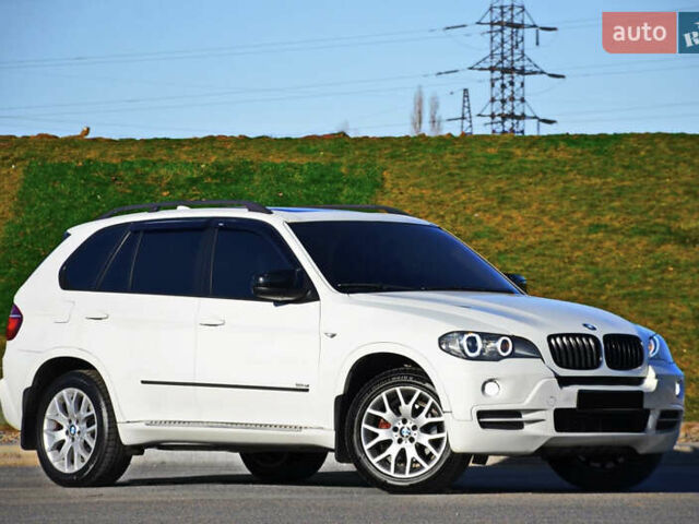 Белый БМВ Х5, объемом двигателя 3 л и пробегом 121 тыс. км за 12800 $, фото 1 на Automoto.ua