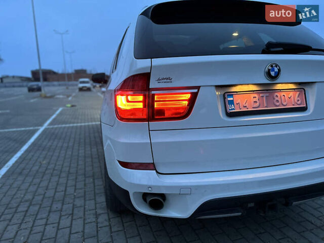 Белый БМВ Х5, объемом двигателя 3 л и пробегом 325 тыс. км за 17400 $, фото 1 на Automoto.ua