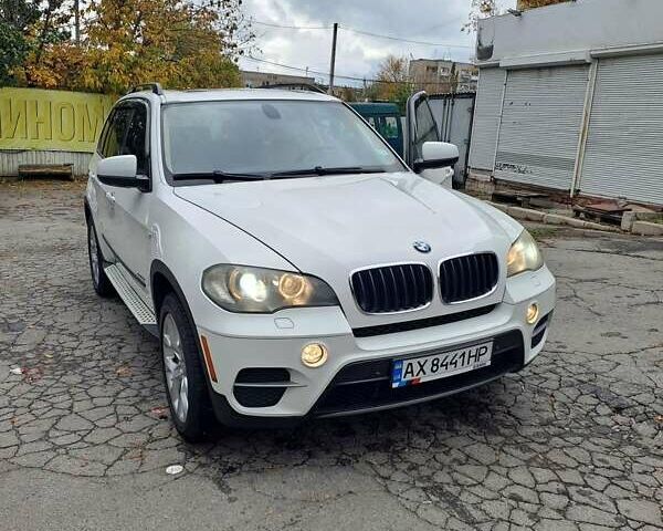 Белый БМВ Х5, объемом двигателя 3 л и пробегом 145 тыс. км за 17500 $, фото 1 на Automoto.ua