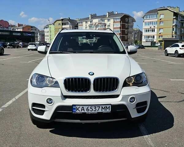 Белый БМВ Х5, объемом двигателя 2.98 л и пробегом 209 тыс. км за 13900 $, фото 1 на Automoto.ua