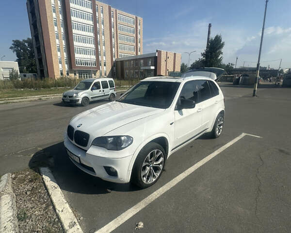 Белый БМВ Х5, объемом двигателя 2.98 л и пробегом 350 тыс. км за 16800 $, фото 1 на Automoto.ua