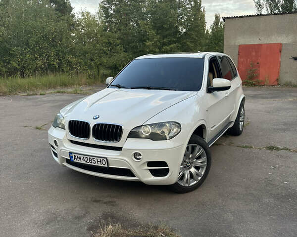 Белый БМВ Х5, объемом двигателя 2.99 л и пробегом 270 тыс. км за 18200 $, фото 1 на Automoto.ua