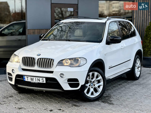 Белый БМВ Х5, объемом двигателя 3 л и пробегом 272 тыс. км за 15500 $, фото 1 на Automoto.ua