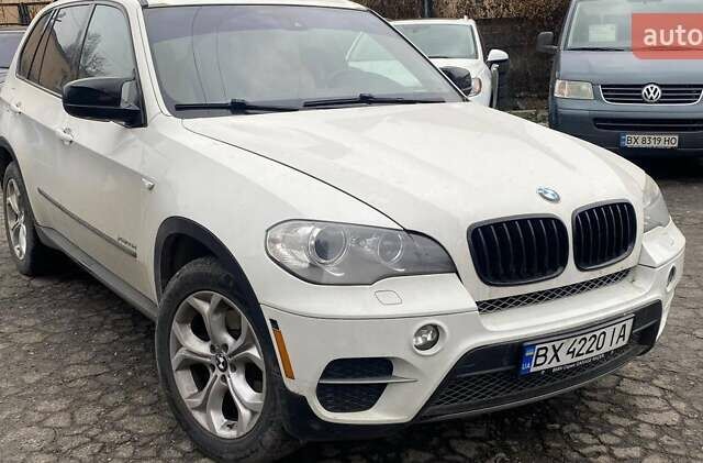 Белый БМВ Х5, объемом двигателя 3 л и пробегом 247 тыс. км за 17800 $, фото 1 на Automoto.ua