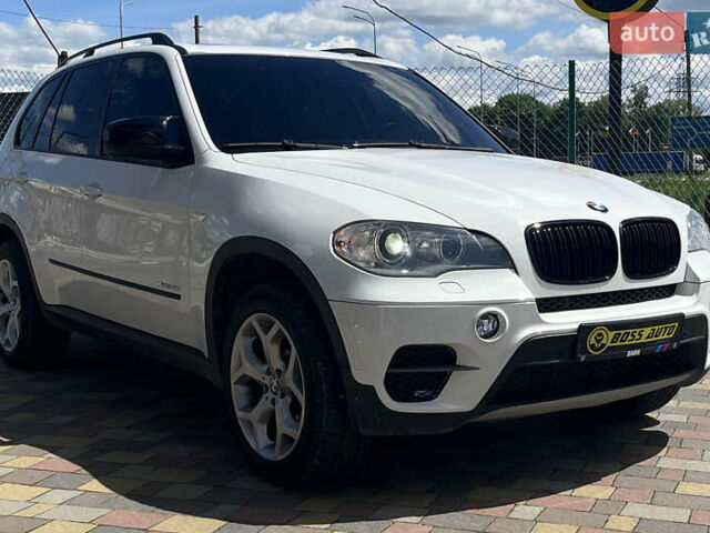Белый БМВ Х5, объемом двигателя 3 л и пробегом 301 тыс. км за 15999 $, фото 1 на Automoto.ua