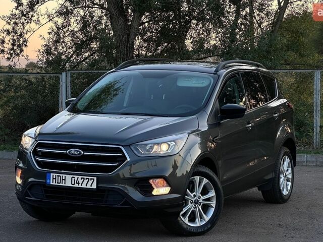Белый БМВ Х5, объемом двигателя 3 л и пробегом 182 тыс. км за 17499 $, фото 1 на Automoto.ua