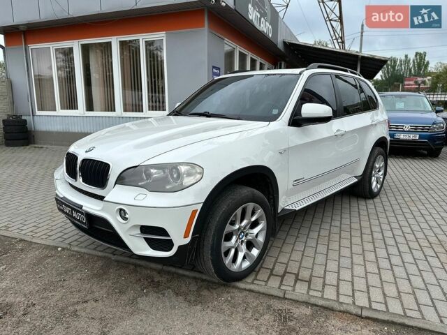 Білий БМВ Х5, об'ємом двигуна 2.98 л та пробігом 214 тис. км за 13500 $, фото 1 на Automoto.ua