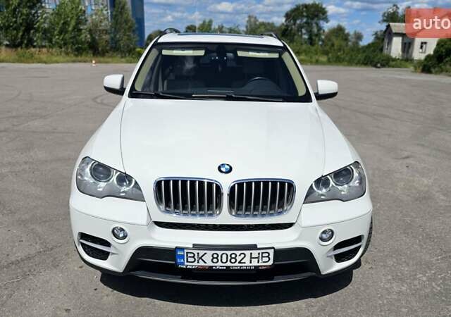 Белый БМВ Х5, объемом двигателя 3 л и пробегом 347 тыс. км за 17000 $, фото 1 на Automoto.ua