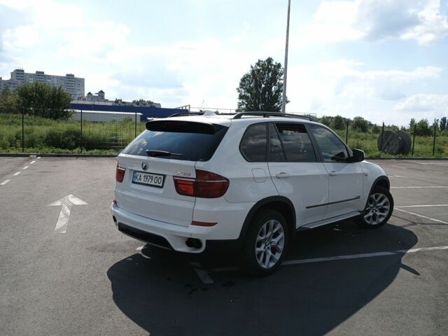 Белый БМВ Х5, объемом двигателя 3 л и пробегом 215 тыс. км за 12800 $, фото 1 на Automoto.ua