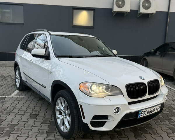 Белый БМВ Х5, объемом двигателя 2.99 л и пробегом 259 тыс. км за 16400 $, фото 1 на Automoto.ua