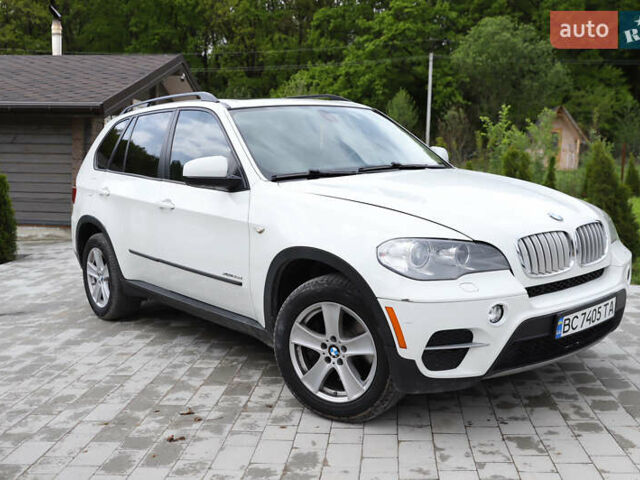 Белый БМВ Х5, объемом двигателя 3 л и пробегом 244 тыс. км за 17500 $, фото 1 на Automoto.ua