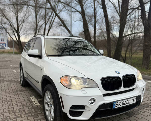 Белый БМВ Х5, объемом двигателя 2.99 л и пробегом 259 тыс. км за 16400 $, фото 1 на Automoto.ua