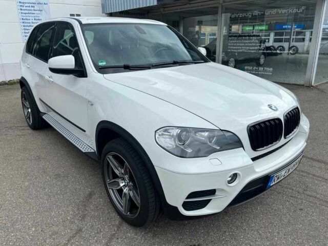 Белый БМВ Х5, объемом двигателя 3 л и пробегом 165 тыс. км за 9000 $, фото 1 на Automoto.ua