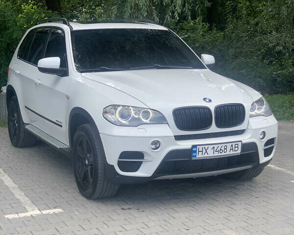 Белый БМВ Х5, объемом двигателя 3 л и пробегом 223 тыс. км за 18500 $, фото 1 на Automoto.ua