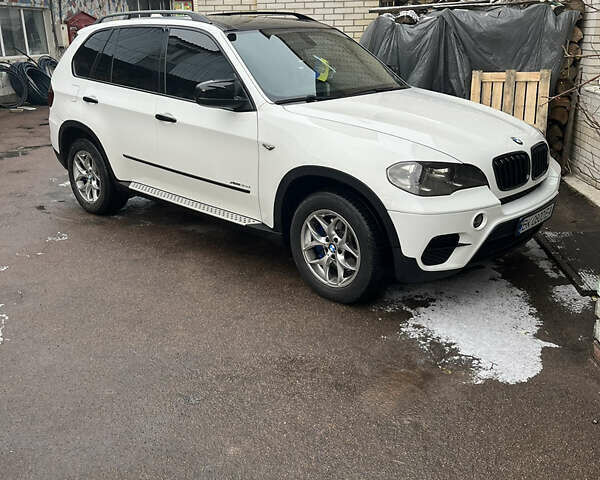 Белый БМВ Х5, объемом двигателя 3 л и пробегом 287 тыс. км за 19500 $, фото 1 на Automoto.ua