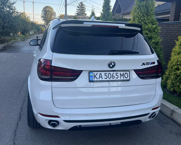 Белый БМВ Х5, объемом двигателя 2.99 л и пробегом 210 тыс. км за 32500 $, фото 1 на Automoto.ua