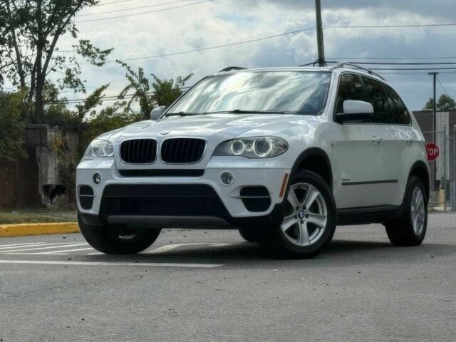 Белый БМВ Х5, объемом двигателя 3 л и пробегом 80 тыс. км за 13800 $, фото 1 на Automoto.ua
