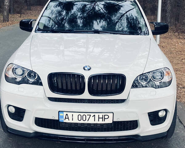 Белый БМВ Х5, объемом двигателя 2.98 л и пробегом 141 тыс. км за 16300 $, фото 1 на Automoto.ua