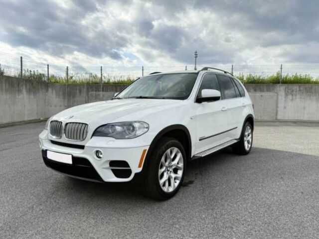 Белый БМВ Х5, объемом двигателя 3 л и пробегом 180 тыс. км за 12400 $, фото 1 на Automoto.ua