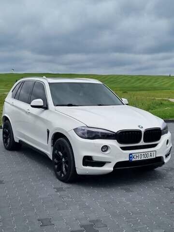 Белый БМВ Х5, объемом двигателя 2.98 л и пробегом 184 тыс. км за 22000 $, фото 1 на Automoto.ua