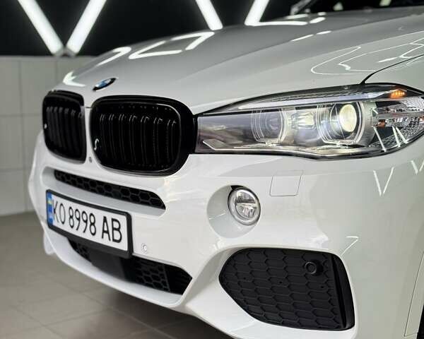 Белый БМВ Х5, объемом двигателя 2.98 л и пробегом 187 тыс. км за 30000 $, фото 1 на Automoto.ua