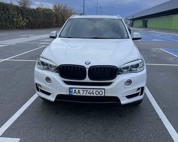 Белый БМВ Х5, объемом двигателя 2.98 л и пробегом 241 тыс. км за 19800 $, фото 1 на Automoto.ua