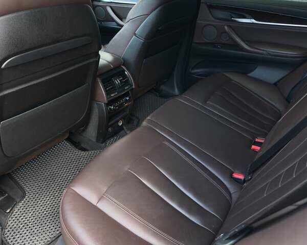 Белый БМВ Х5, объемом двигателя 3 л и пробегом 85 тыс. км за 25000 $, фото 1 на Automoto.ua