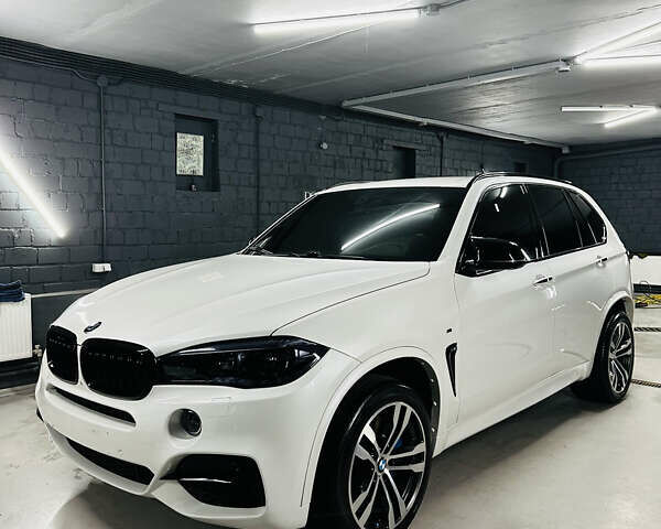 Білий БМВ Х5, об'ємом двигуна 3 л та пробігом 143 тис. км за 39500 $, фото 1 на Automoto.ua