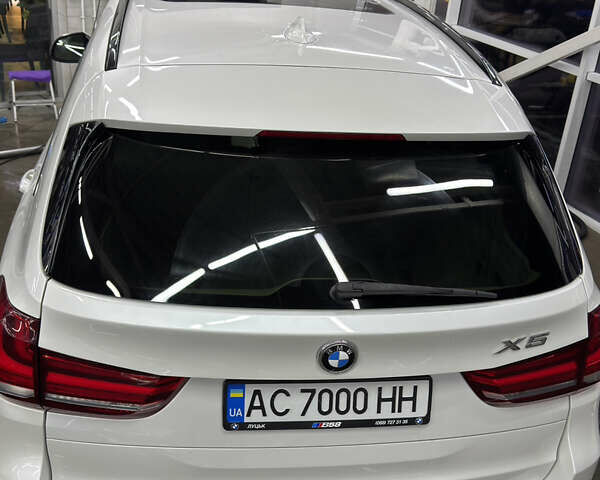Белый БМВ Х5, объемом двигателя 2.98 л и пробегом 230 тыс. км за 23000 $, фото 1 на Automoto.ua