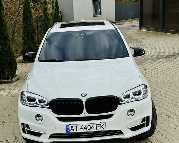 Білий БМВ Х5, об'ємом двигуна 2.98 л та пробігом 226 тис. км за 28999 $, фото 1 на Automoto.ua