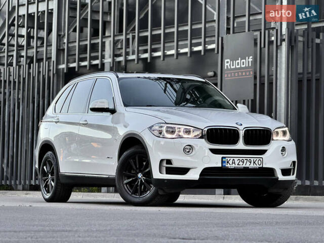 Белый БМВ Х5, объемом двигателя 3 л и пробегом 208 тыс. км за 21990 $, фото 1 на Automoto.ua