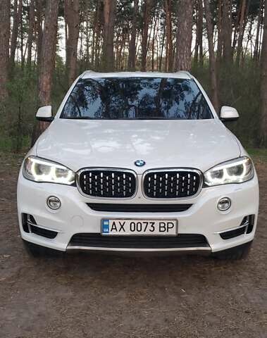Белый БМВ Х5, объемом двигателя 2.98 л и пробегом 200 тыс. км за 24999 $, фото 1 на Automoto.ua