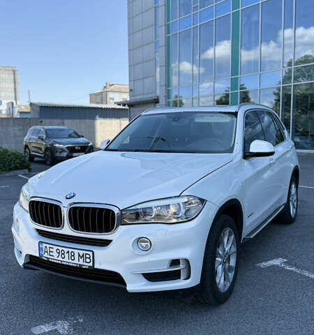 БМВ Х5 2015 в Днепре (Днепропетровске) на Automoto.ua Белый БМВ Х5, объемом двигателя 3 л и пробегом 225 тыс. км за 22000 $, фото 1 на Automoto.ua