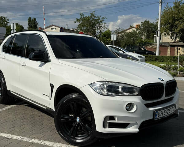 Белый БМВ Х5, объемом двигателя 2.99 л и пробегом 280 тыс. км за 25900 $, фото 1 на Automoto.ua