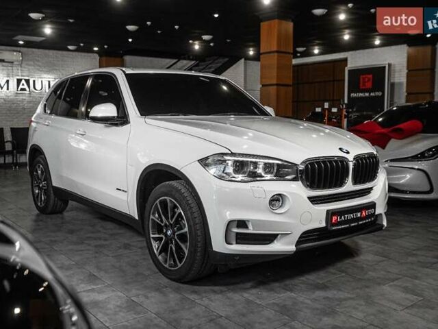 Белый БМВ Х5, объемом двигателя 2.99 л и пробегом 161 тыс. км за 29999 $, фото 1 на Automoto.ua