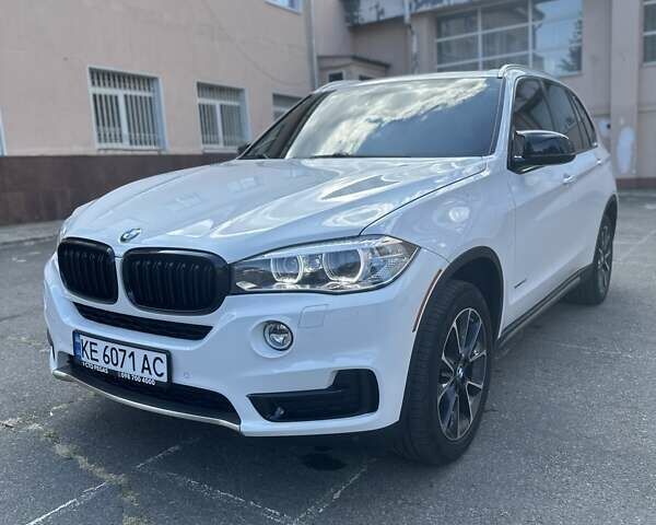 БМВ Х5 2016 в Днепре (Днепропетровске) на Automoto.ua Белый БМВ Х5, объемом двигателя 2.98 л и пробегом 107 тыс. км за 27500 $, фото 1 на Automoto.ua