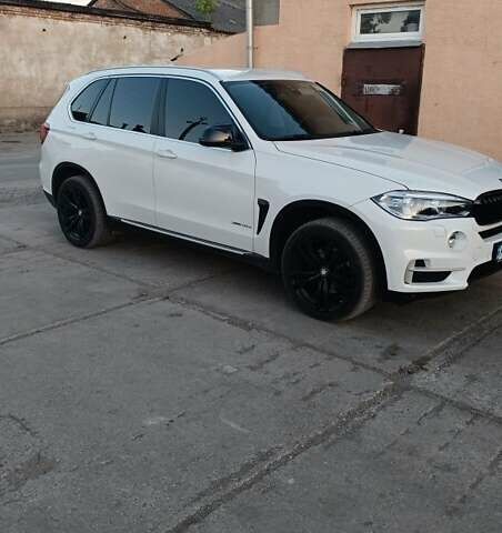 Білий БМВ Х5, об'ємом двигуна 3 л та пробігом 260 тис. км за 32500 $, фото 1 на Automoto.ua