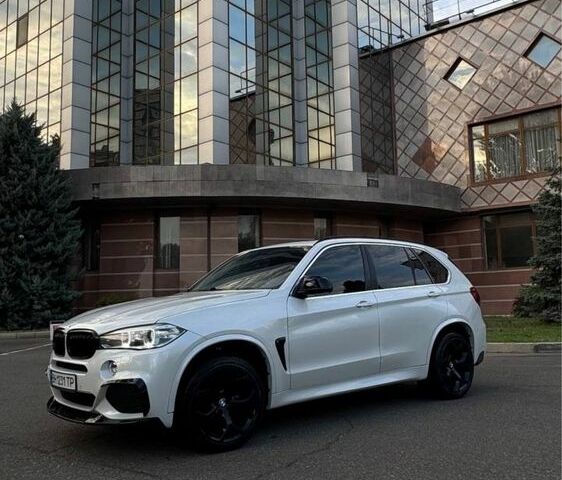 Белый БМВ Х5, объемом двигателя 3 л и пробегом 175 тыс. км за 22600 $, фото 1 на Automoto.ua