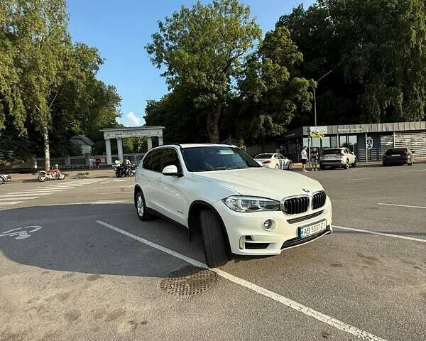 Белый БМВ Х5, объемом двигателя 2 л и пробегом 83 тыс. км за 37000 $, фото 1 на Automoto.ua