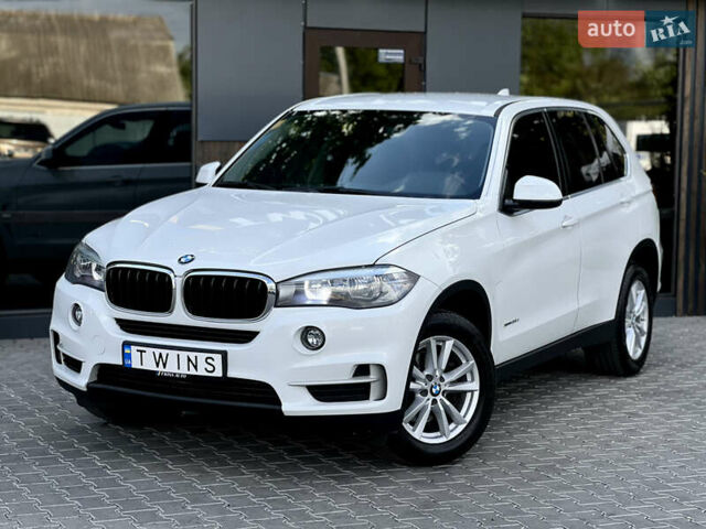 Белый БМВ Х5, объемом двигателя 2 л и пробегом 106 тыс. км за 27900 $, фото 1 на Automoto.ua