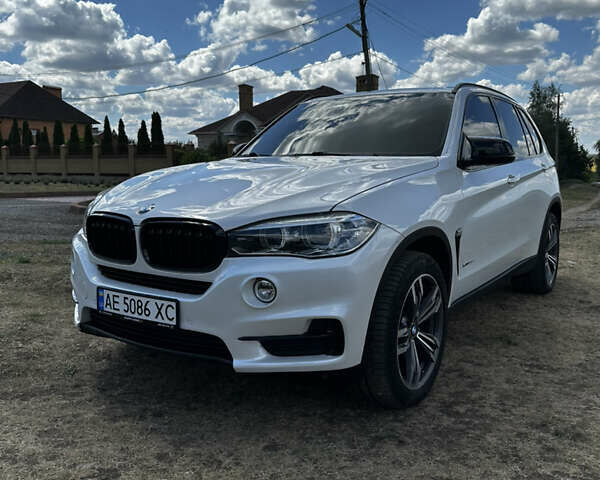 Белый БМВ Х5, объемом двигателя 2.98 л и пробегом 107 тыс. км за 34000 $, фото 1 на Automoto.ua