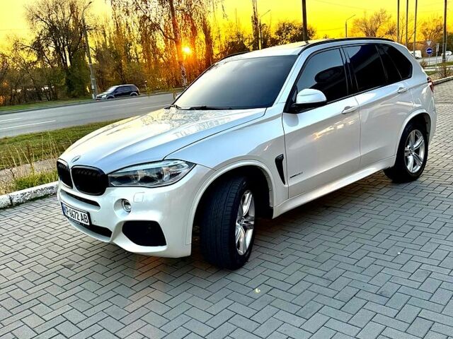 Белый БМВ Х5, объемом двигателя 3 л и пробегом 205 тыс. км за 27000 $, фото 1 на Automoto.ua