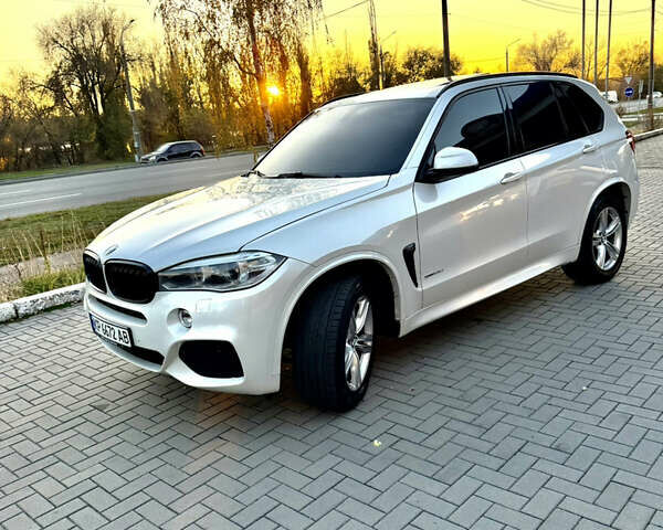 Белый БМВ Х5, объемом двигателя 2.98 л и пробегом 205 тыс. км за 27000 $, фото 1 на Automoto.ua
