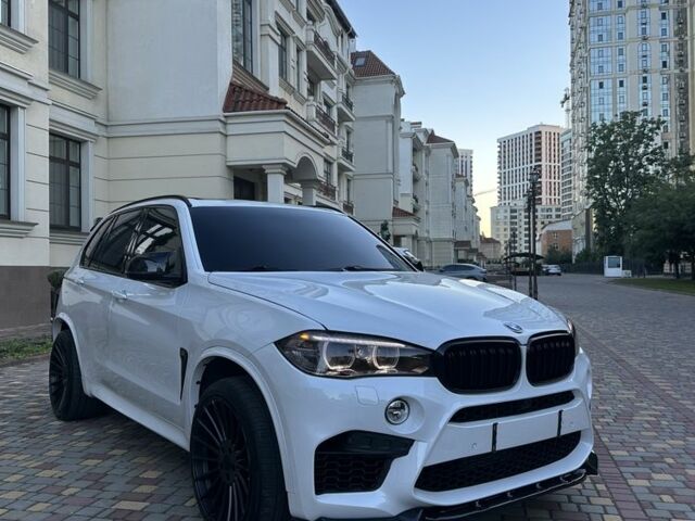 Белый БМВ Х5, объемом двигателя 3 л и пробегом 90 тыс. км за 29999 $, фото 1 на Automoto.ua