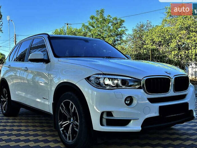 Белый БМВ Х5, объемом двигателя 2 л и пробегом 120 тыс. км за 24999 $, фото 1 на Automoto.ua