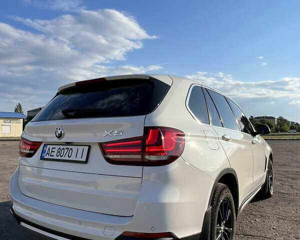 Білий БМВ Х5, об'ємом двигуна 2 л та пробігом 158 тис. км за 25999 $, фото 1 на Automoto.ua
