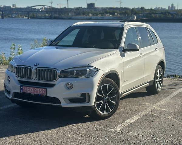 Белый БМВ Х5, объемом двигателя 2.99 л и пробегом 150 тыс. км за 39999 $, фото 1 на Automoto.ua