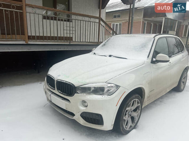 Белый БМВ Х5, объемом двигателя 2 л и пробегом 166 тыс. км за 25000 $, фото 1 на Automoto.ua